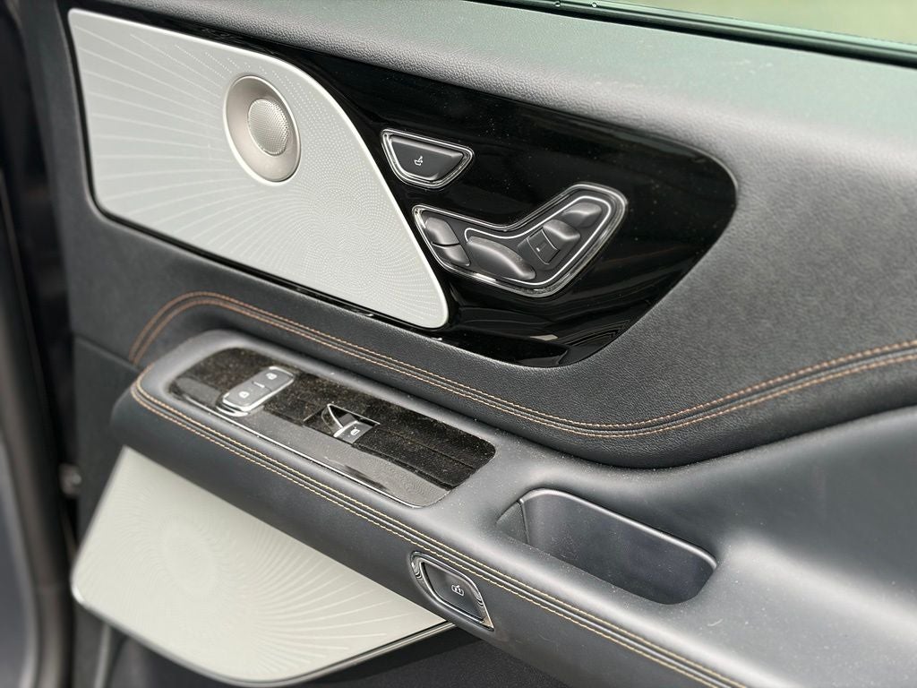 2025 Lincoln Aviator Black Label