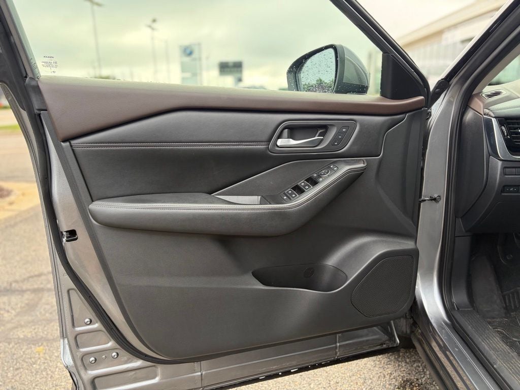 2022 Nissan Rogue SL