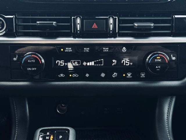 2023 Nissan Pathfinder SL 4WD