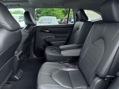 2024 Toyota Highlander Hybrid XLE