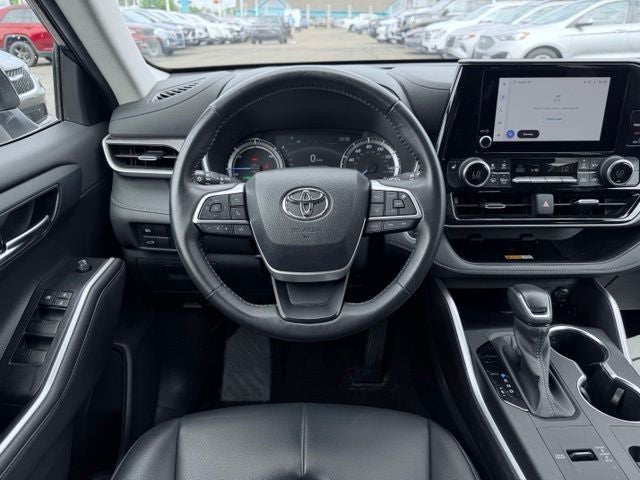 2024 Toyota Highlander Hybrid XLE