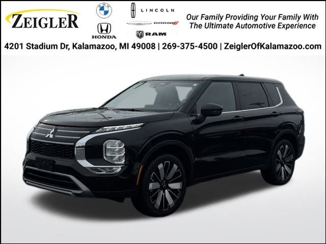 2025 Mitsubishi Outlander Base