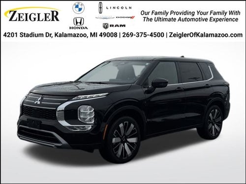 2025 Mitsubishi Outlander Base