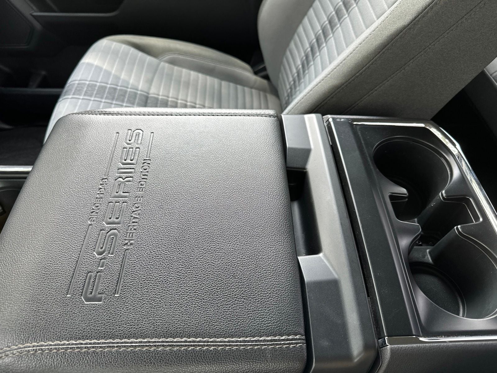 2023 Ford F-150 XLT Heritage Edition
