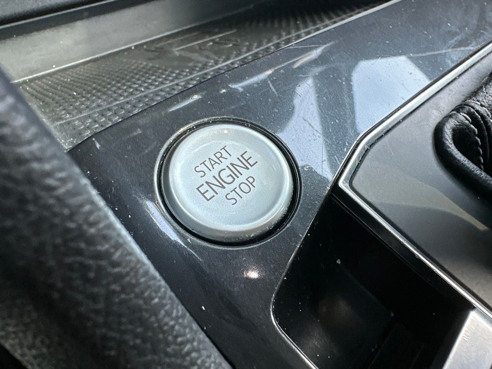 2021 Volkswagen Tiguan 2.0T SE R-Line Black