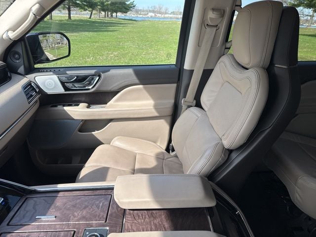 2022 Lincoln Navigator L Reserve