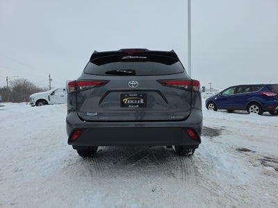 2024 Toyota Highlander LE
