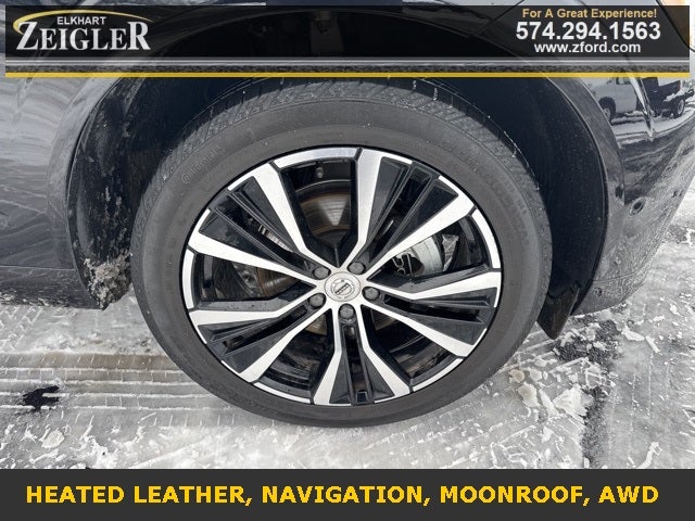 2024 Volvo XC60 B5 Plus Dark Theme